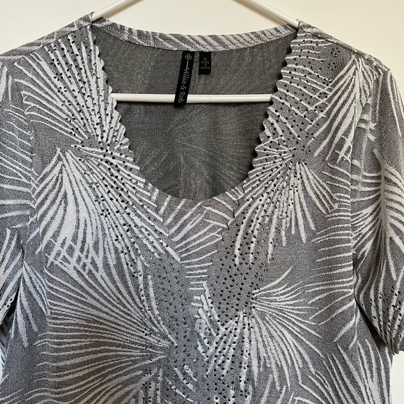 Allie & Rob Women's Blouses Short Sleeves (Size XL) - Picture 8 of 8